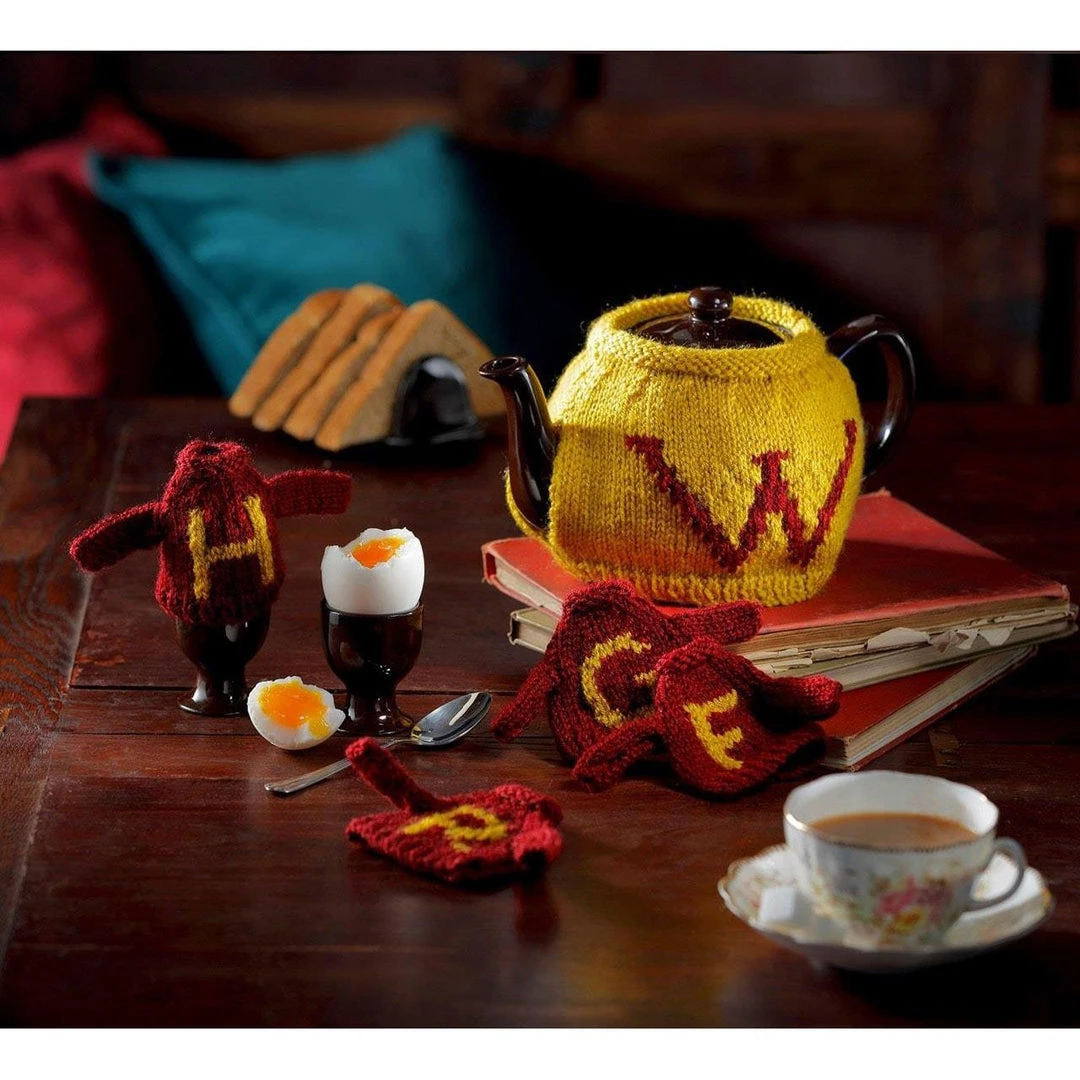 Harry Potter - Weasley Tea & Egg Cosy Knitting Kit 3 Harry Potter - Weasley Tea & Egg Cosy Knitting Kit