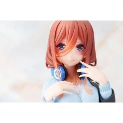 The Quintessential Quintuplets - Nakano Miku Uniform Figurine 13 The Quintessential Quintuplets - Nakano Miku Uniform Figurine