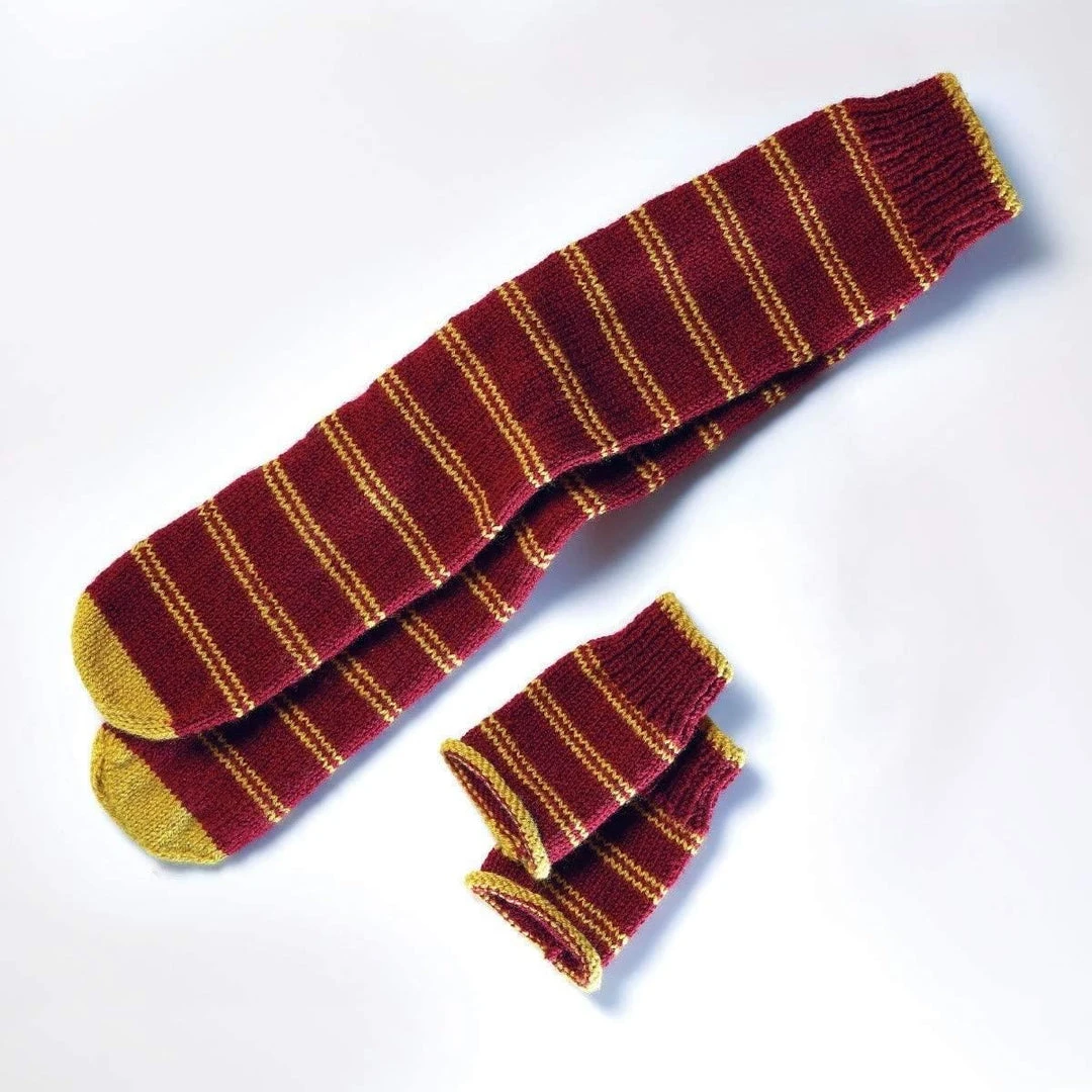 Film & TV Harry Potter - Gryffindor Mittens & Slouch Socks Knitting Kit 5 Film & TV Harry Potter - Gryffindor Mittens & Slouch Socks Knitting Kit