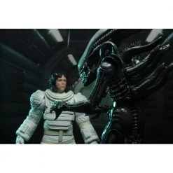 Alien 40th Anniversary Compression Suit Ellen Ripley Action Figure Film & TV